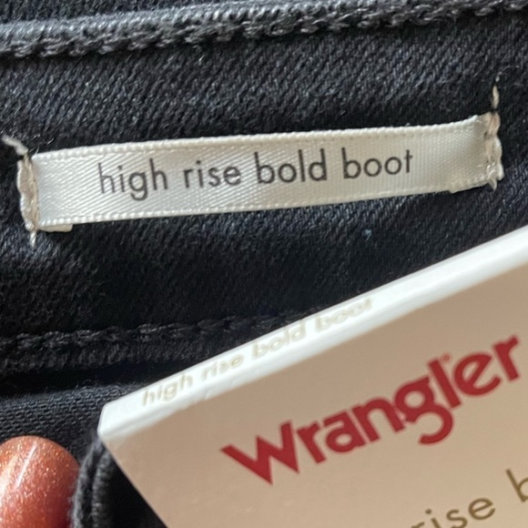 Women's WRANGLER HIGH RISE BOLD BOOT JEAN IN BLACK Size 10/30X30 NWT STRETCH - Picture 10 of 12